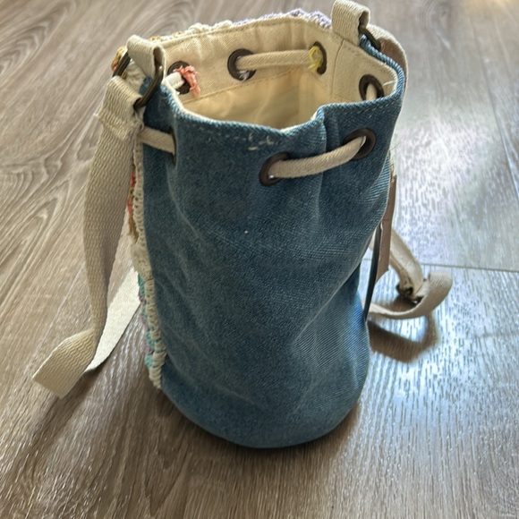 NWT bucket bag - Picture 3 of 3